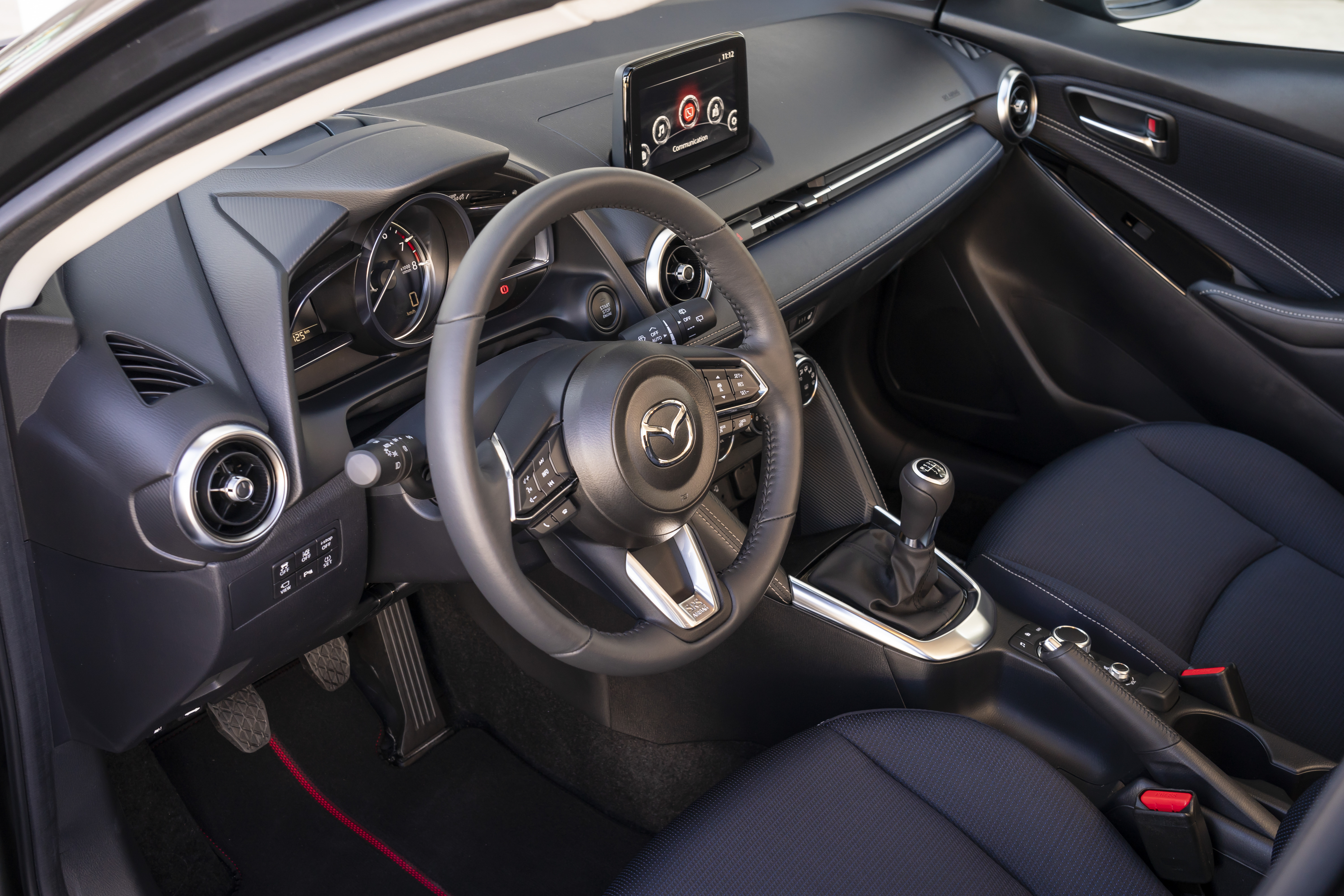 Mazda2 Facelift mit mehr Ausstattung und Mild-Hybrid – Mazda