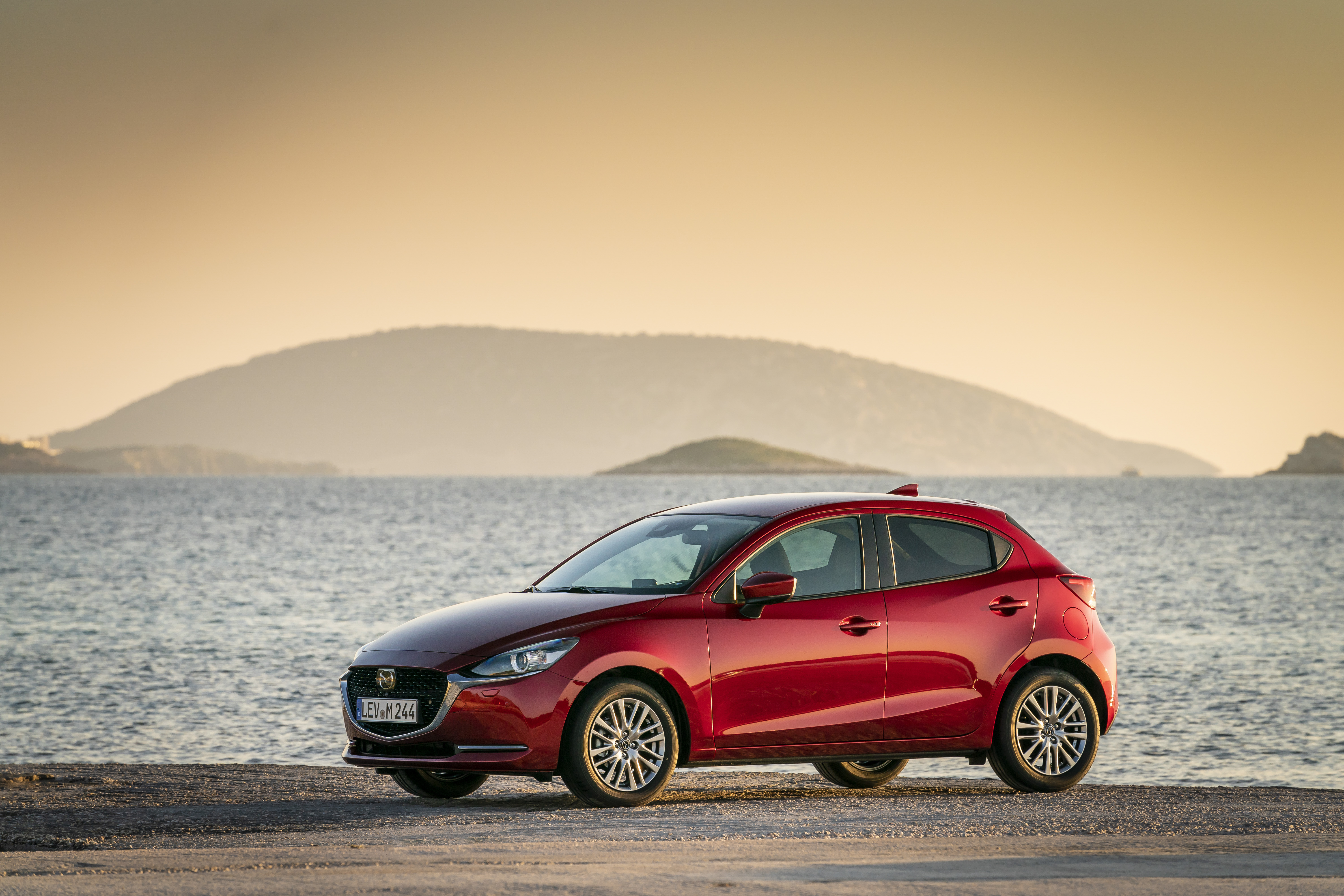 Mazda2 Facelift mit mehr Ausstattung und Mild-Hybrid – Mazda