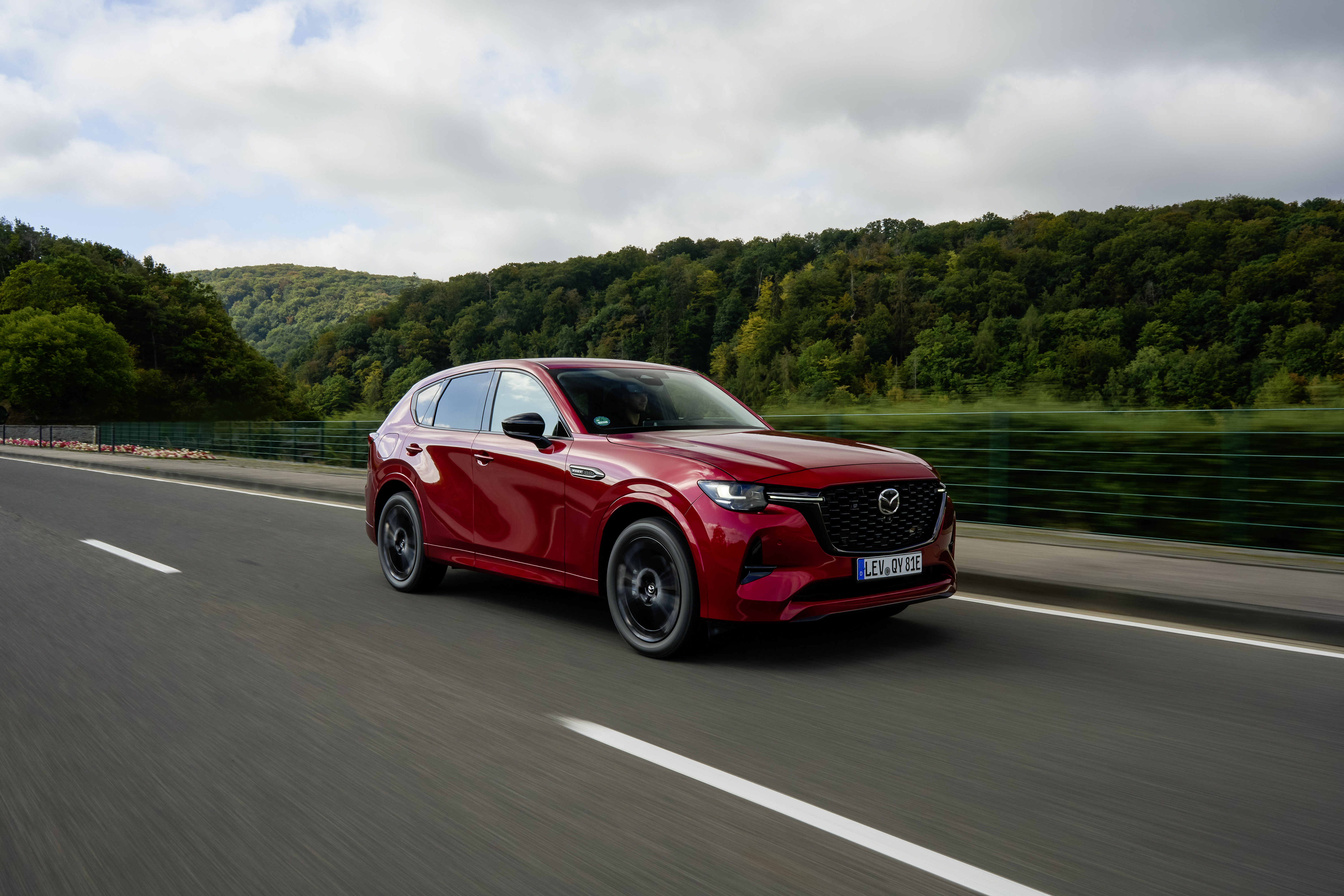 Mazda CX-60 auch mit innovativem Sechszylinder-Dieselantrieb